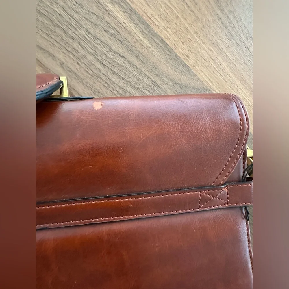 Jade Duck / J&D Collection Leather Shoulder Bag